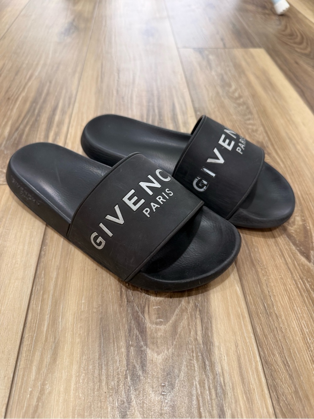 Givenchy Paris Black Rubber Logo Pool Slides Sandals EU 40 w/ Box Dustbag